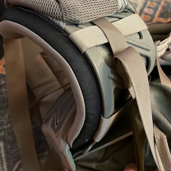 Gregory Baltoro 75L backpack frame olive/stone color - Picture 9 of 9